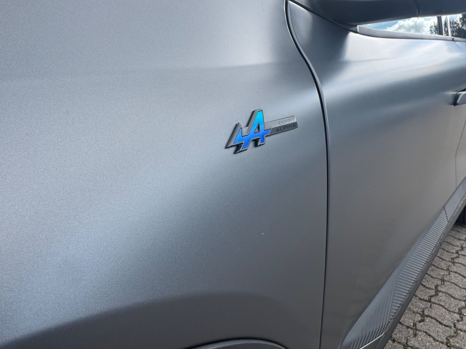 Grå Renault Scenic E-Tech fra 2024