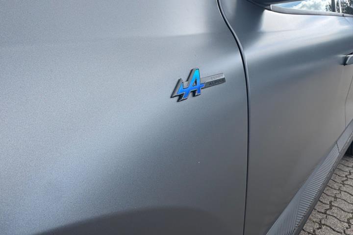 Grå Renault Scenic E-Tech fra 2024