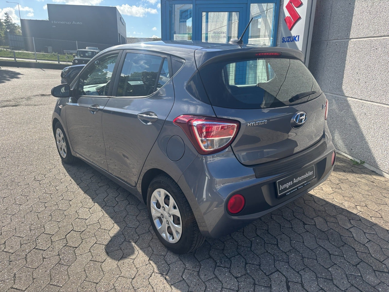 Grå Hyundai i10 fra 2018