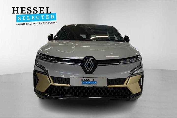 Grå Renault Megane E-Tech fra 2023