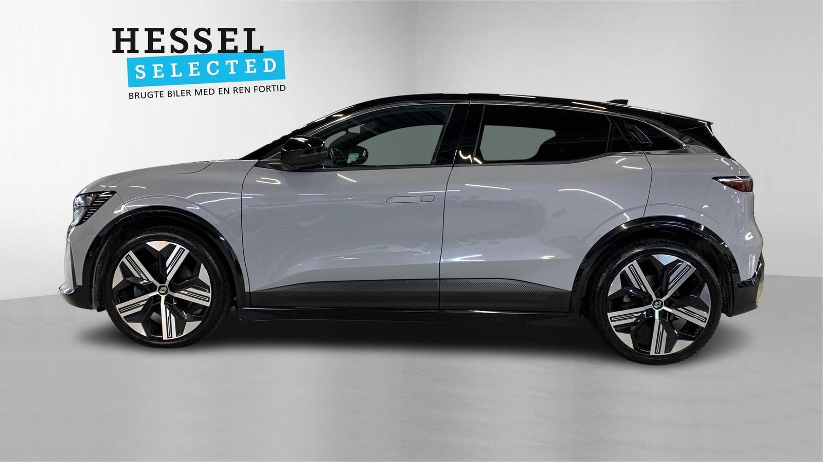 Grå Renault Megane E-Tech fra 2023