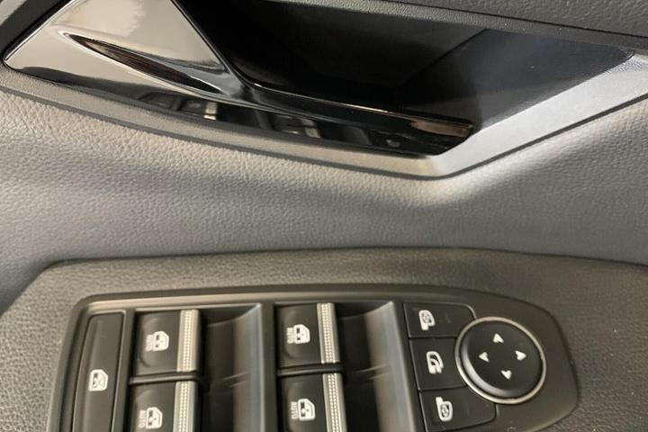 Grå Renault Megane E-Tech fra 2023