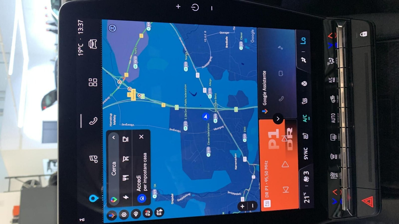 Grå Renault Megane E-Tech fra 2023