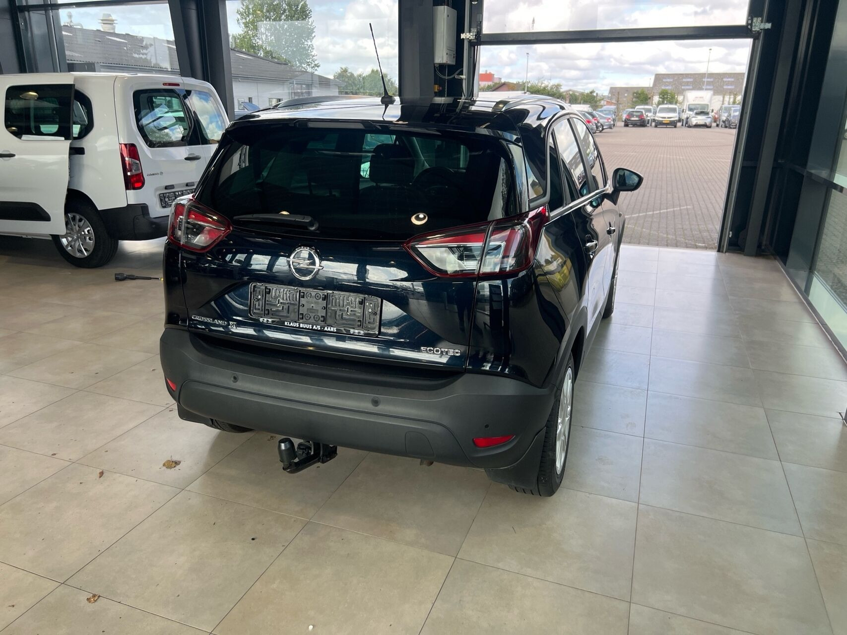 Blå Opel Crossland X fra 2019