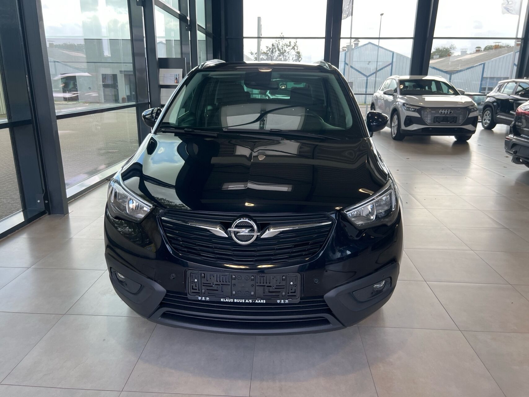 Blå Opel Crossland X fra 2019
