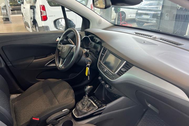 Blå Opel Crossland X fra 2019