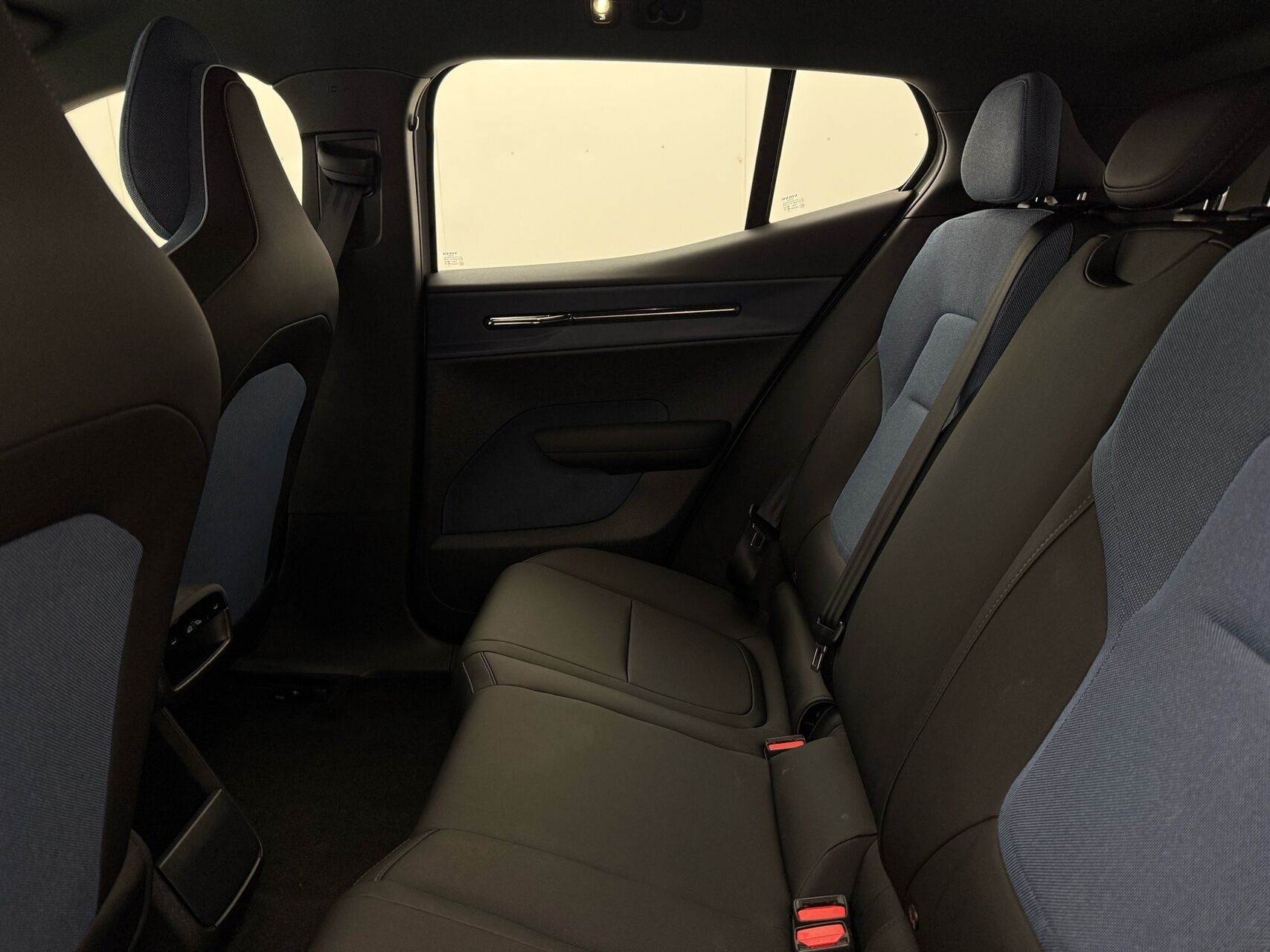 Grå Volvo EX30 fra 2024