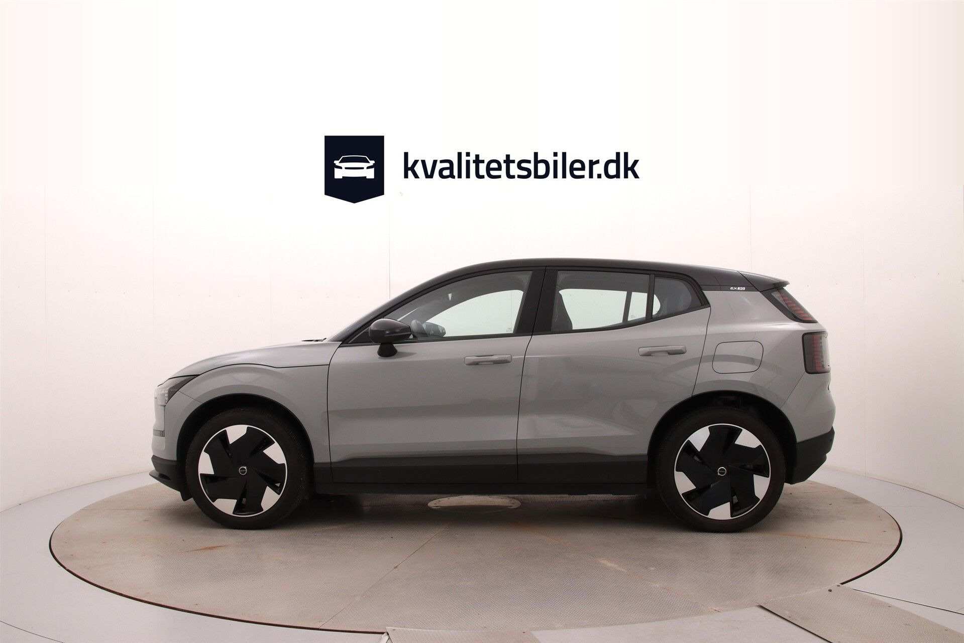Grå Volvo EX30 fra 2024