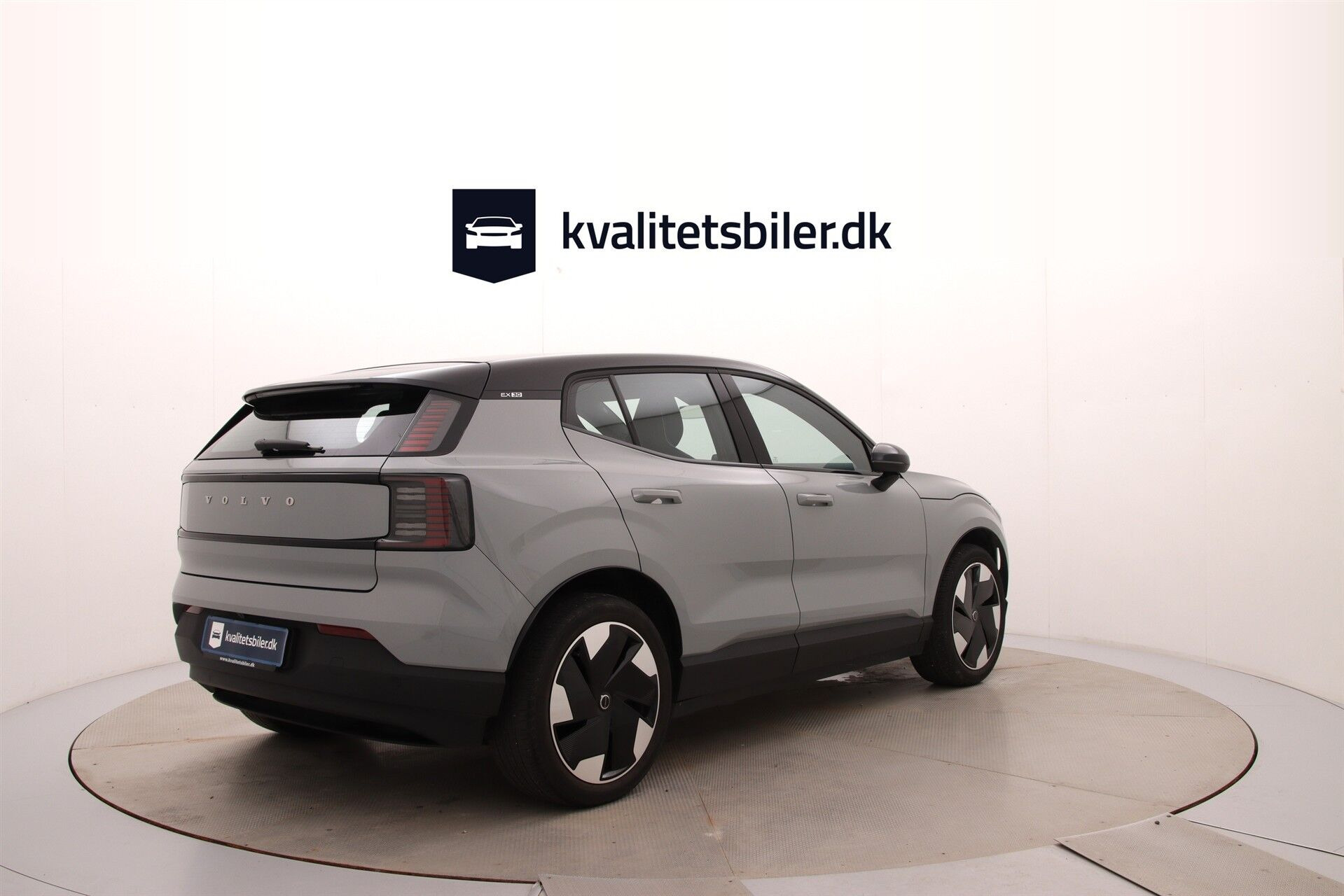 Grå Volvo EX30 fra 2024
