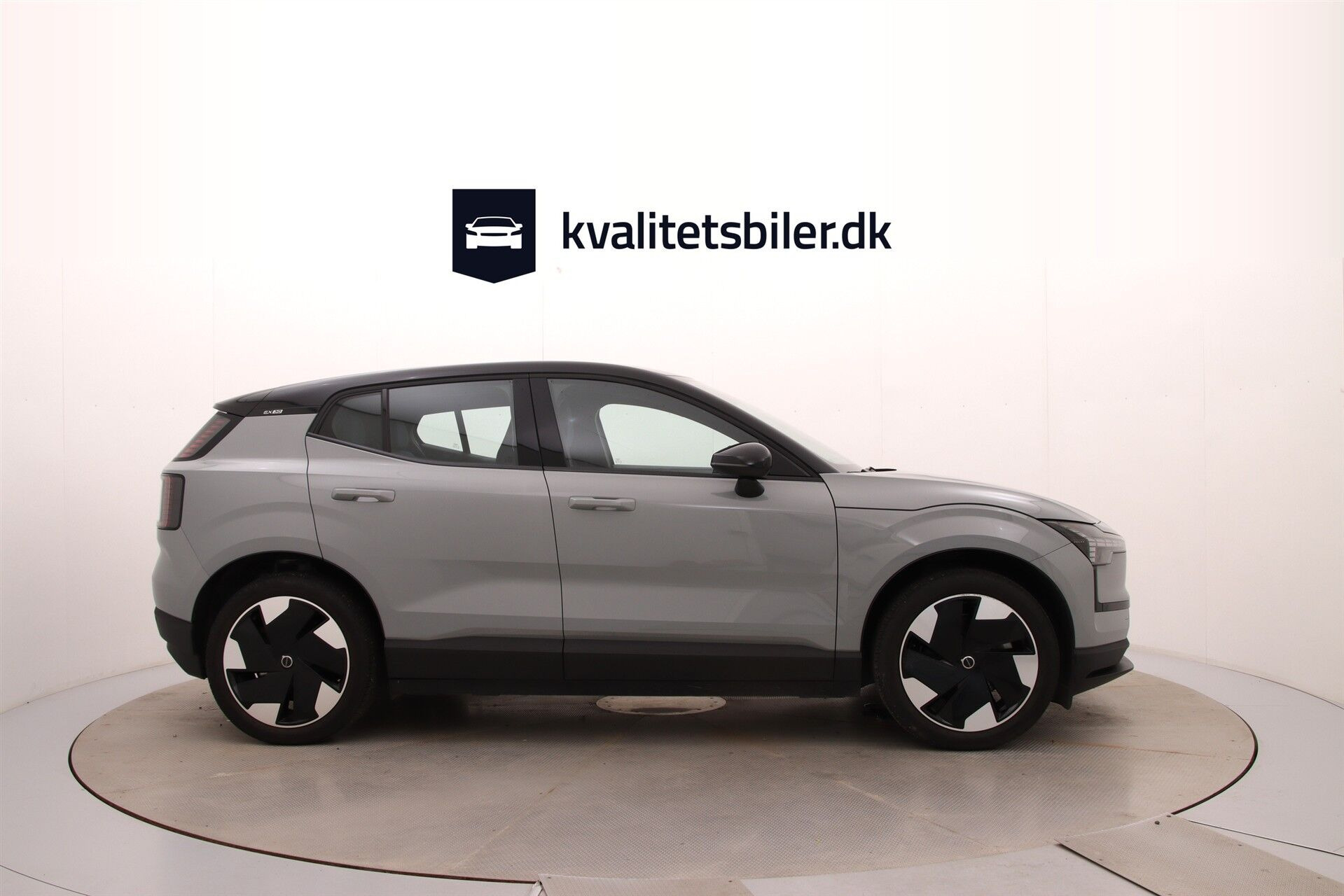 Grå Volvo EX30 fra 2024