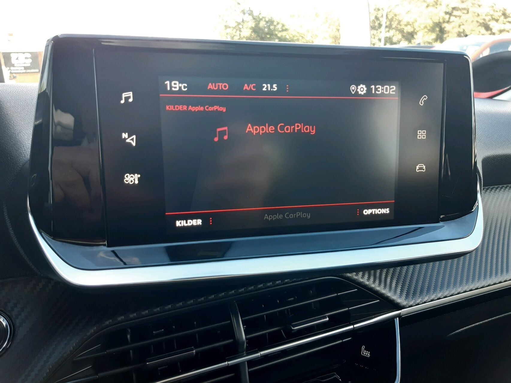 Grå Peugeot 208 fra 2020