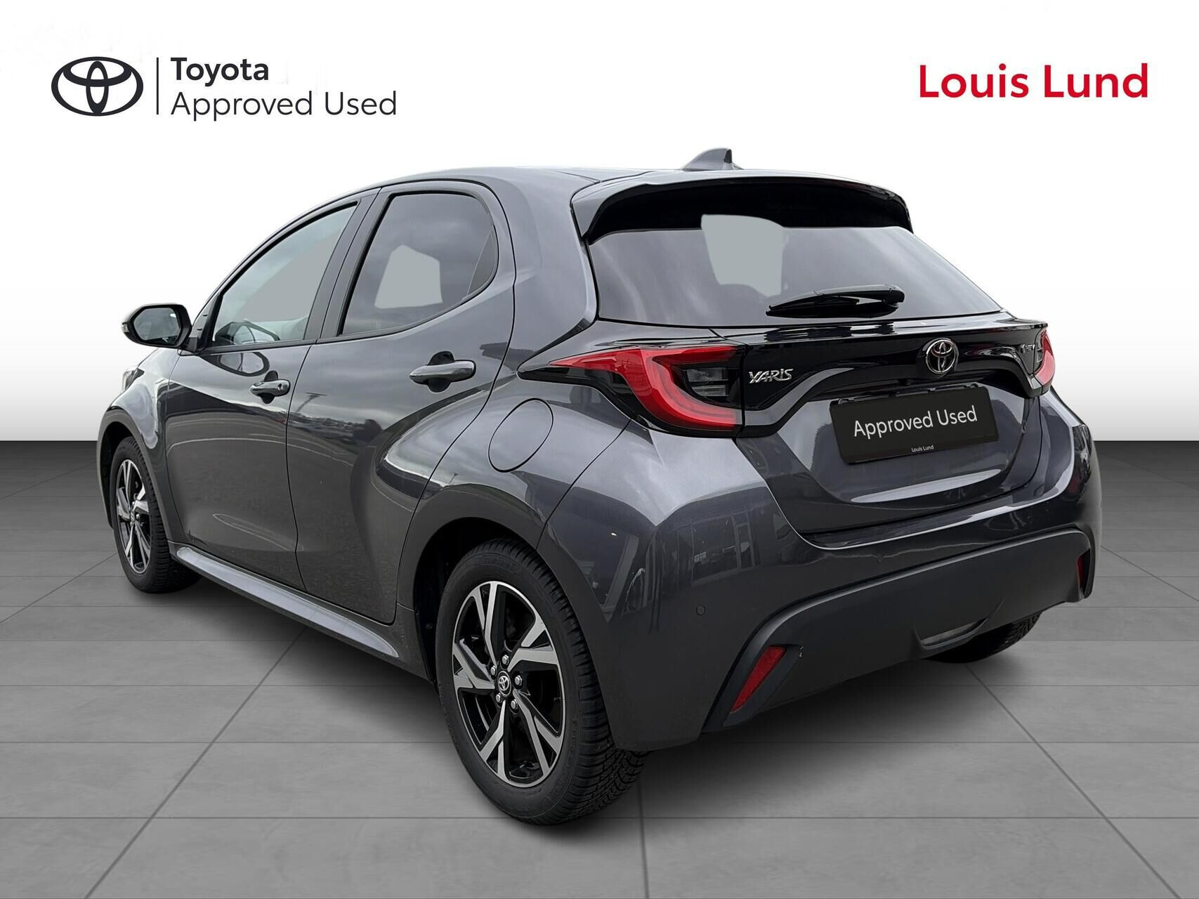 Grå Toyota Yaris fra 2025