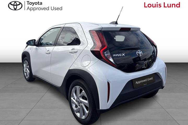 Hvid Toyota Aygo X fra 2025