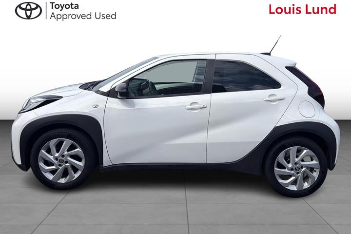 Hvid Toyota Aygo X fra 2025