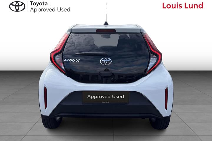 Hvid Toyota Aygo X fra 2025