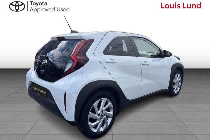 Hvid Toyota Aygo X fra 2025