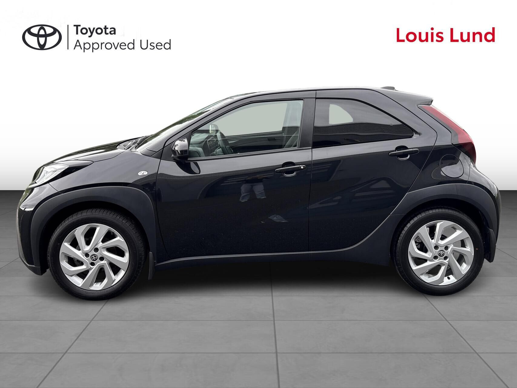 Sort Toyota Aygo X fra 2025