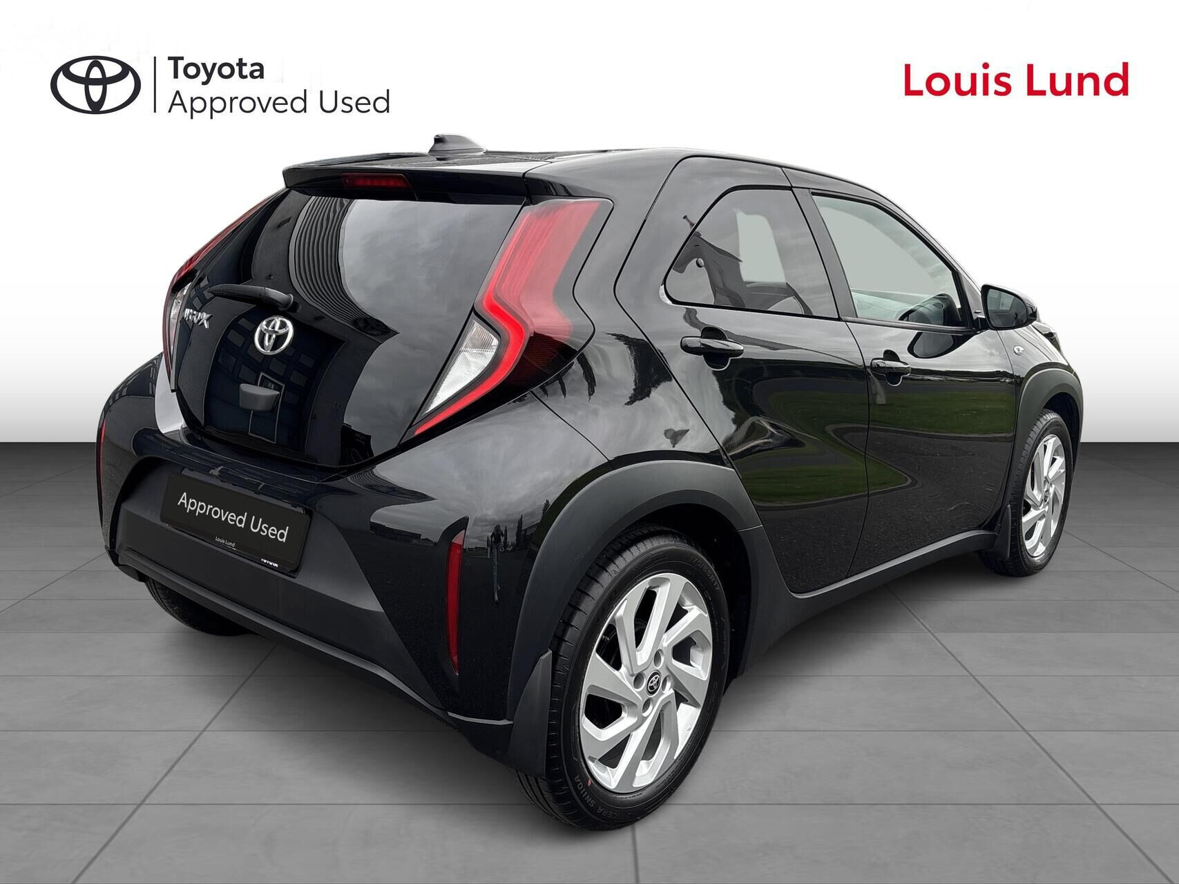 Sort Toyota Aygo X fra 2025