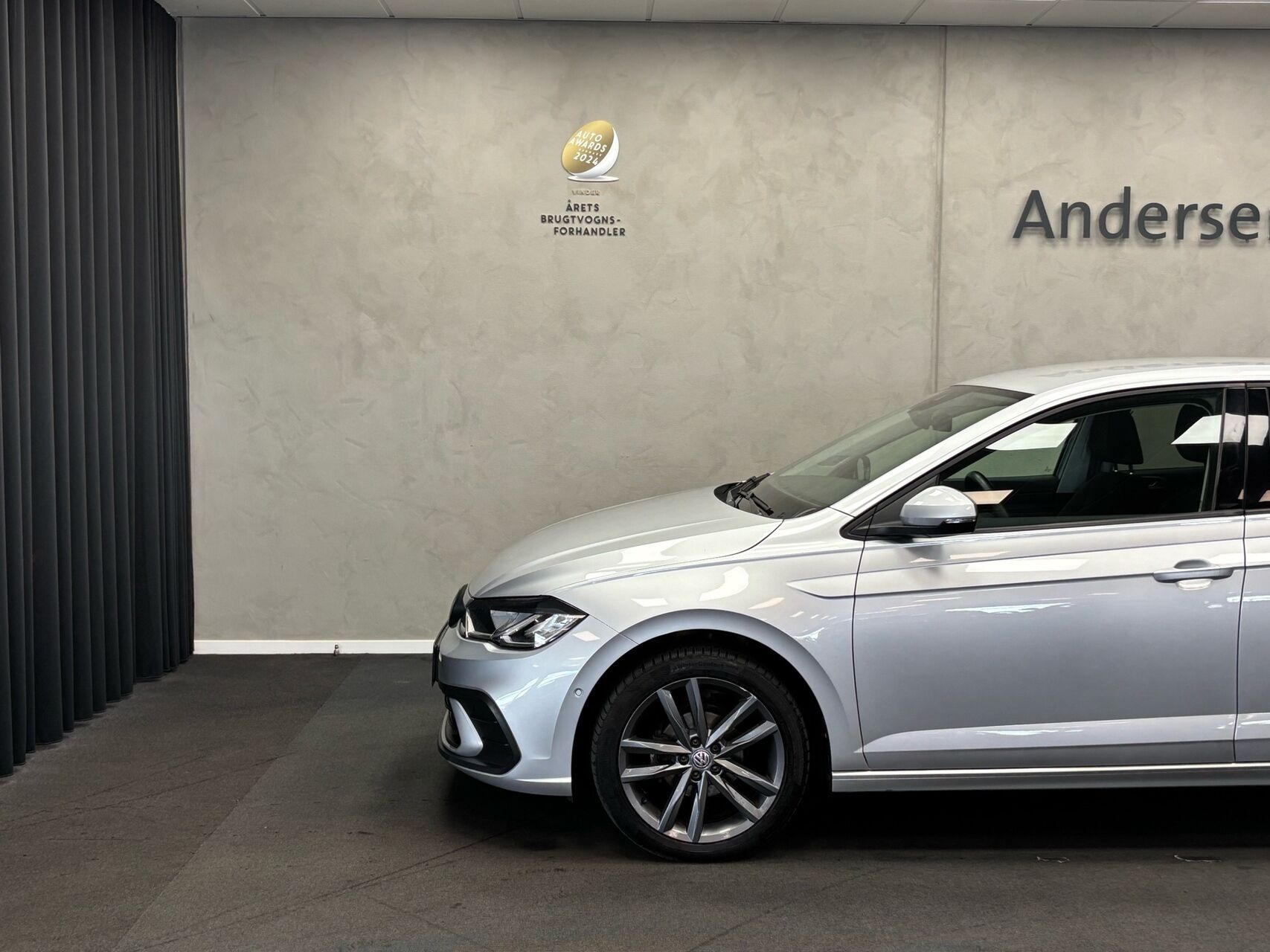 Sølv VW Polo fra 2022