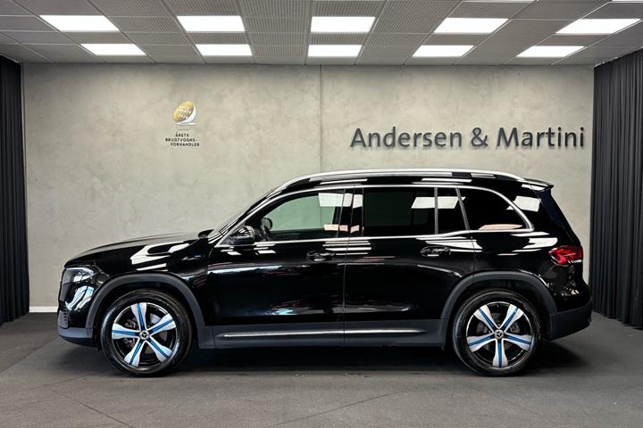 Sort Mercedes EQB300 fra 2022