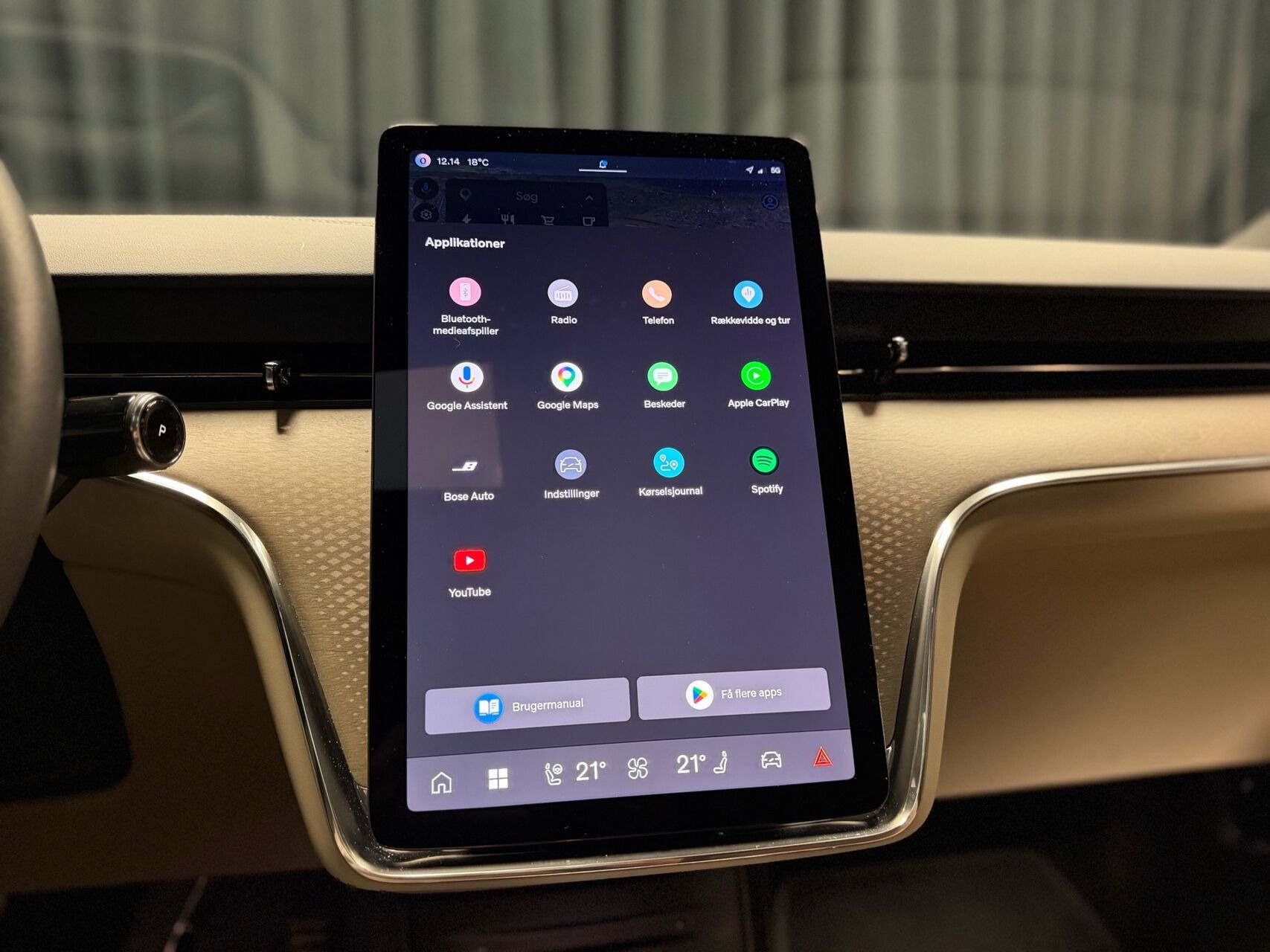 Grå Volvo EX90 fra 2025