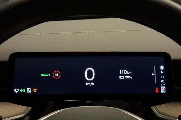Grå Volvo EX90 fra 2025