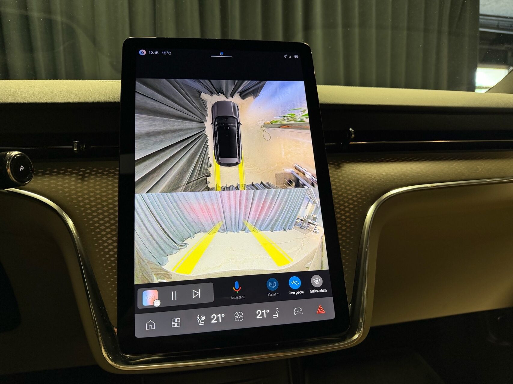 Grå Volvo EX90 fra 2025