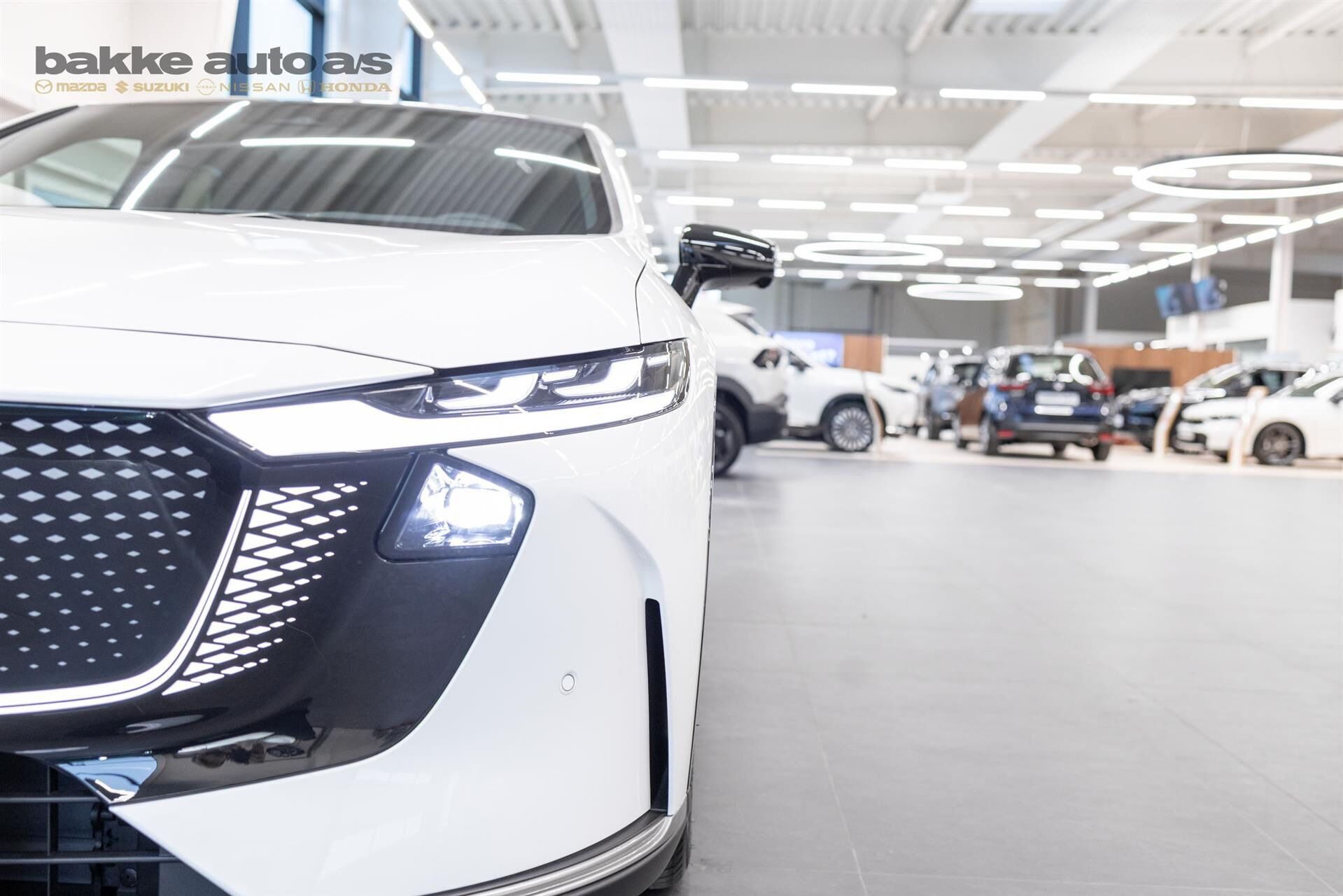 Hvid Mazda 6e fra 2026