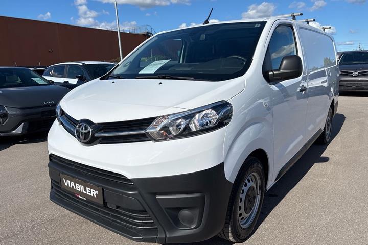 Hvid Toyota ProAce fra 2024