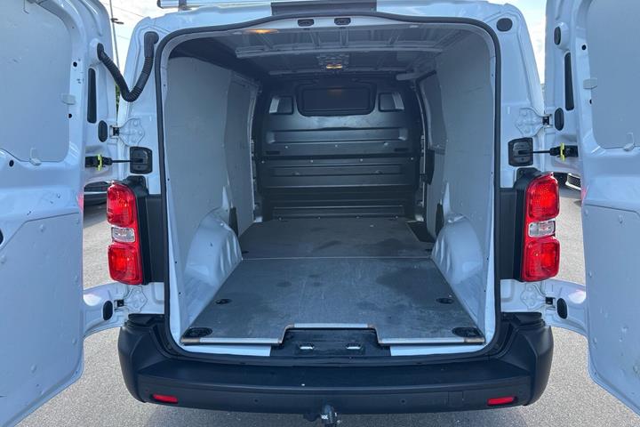 Hvid Toyota ProAce fra 2024