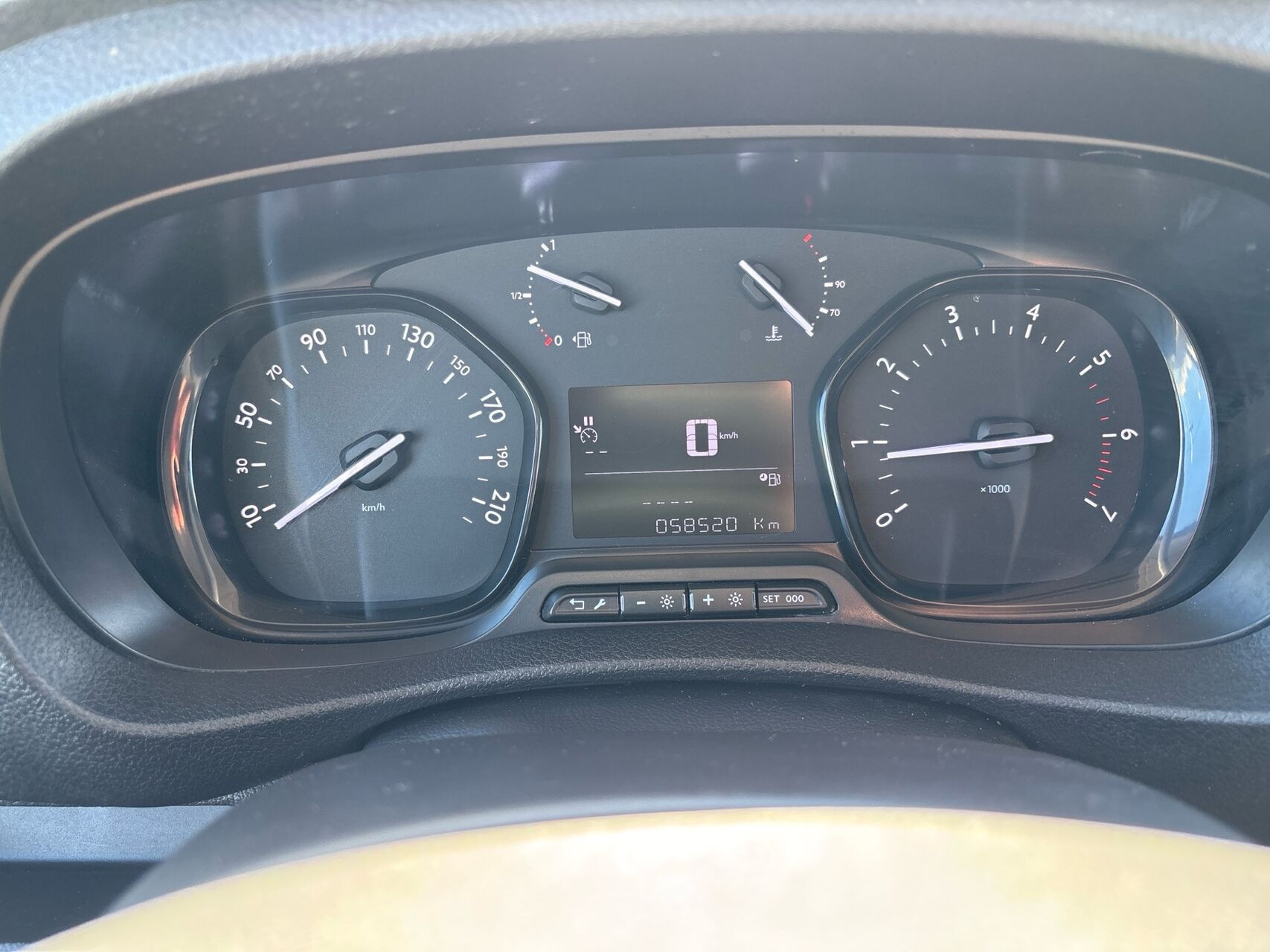 Hvid Toyota ProAce fra 2024