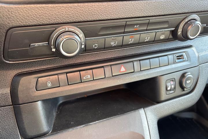 Hvid Toyota ProAce fra 2024
