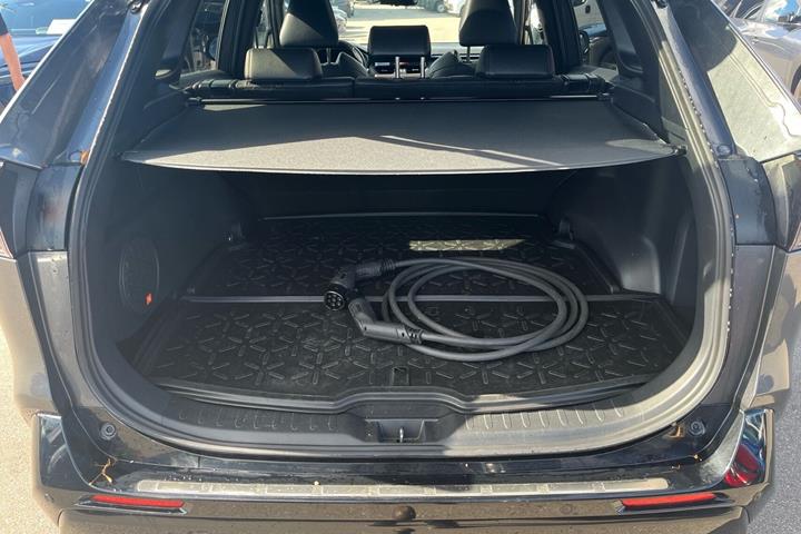 Grå Toyota RAV4 Plug-in fra 2022