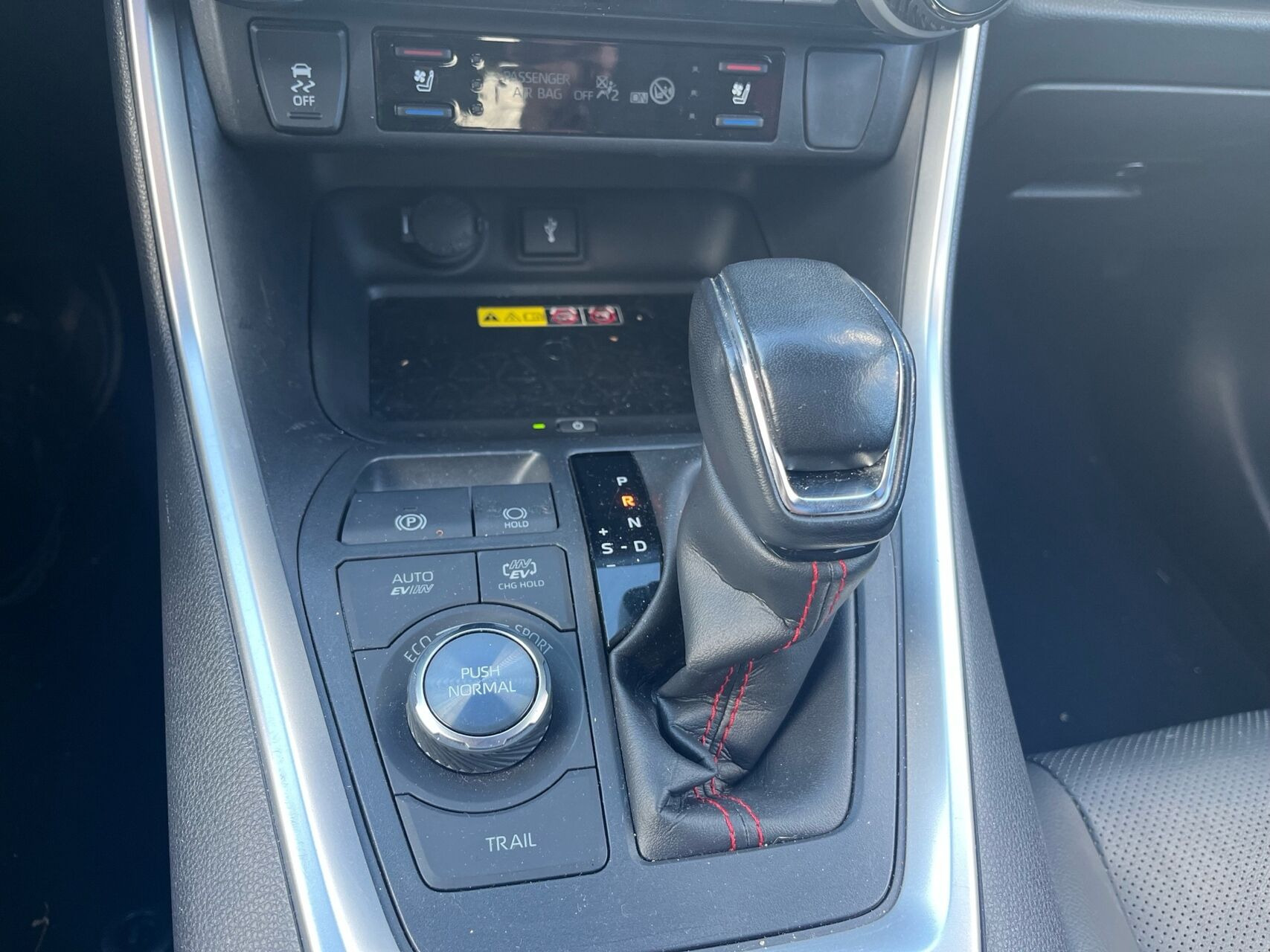 Grå Toyota RAV4 Plug-in fra 2022