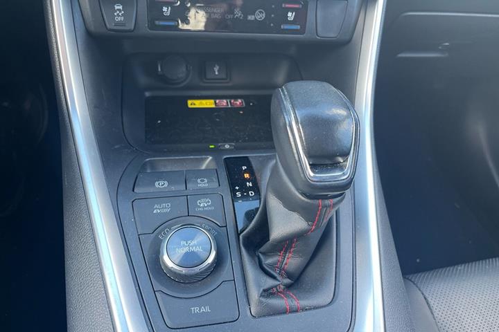 Grå Toyota RAV4 Plug-in fra 2022