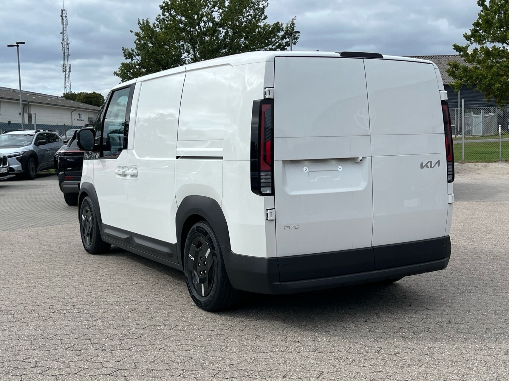 Hvid Kia PV5 Cargo fra 2026