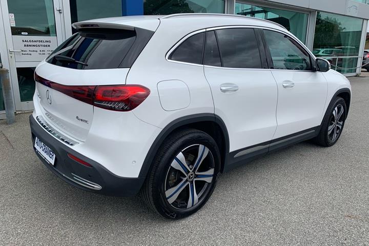 Hvid Mercedes EQA350 fra 2023