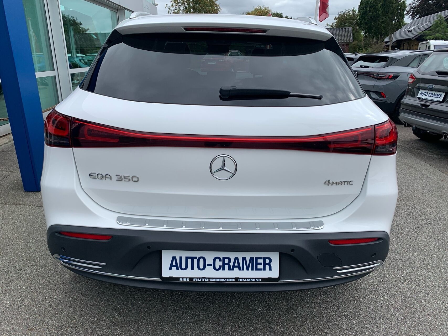 Hvid Mercedes EQA350 fra 2023