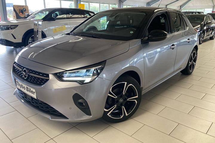 Sølv Opel Corsa fra 2021 set udefra