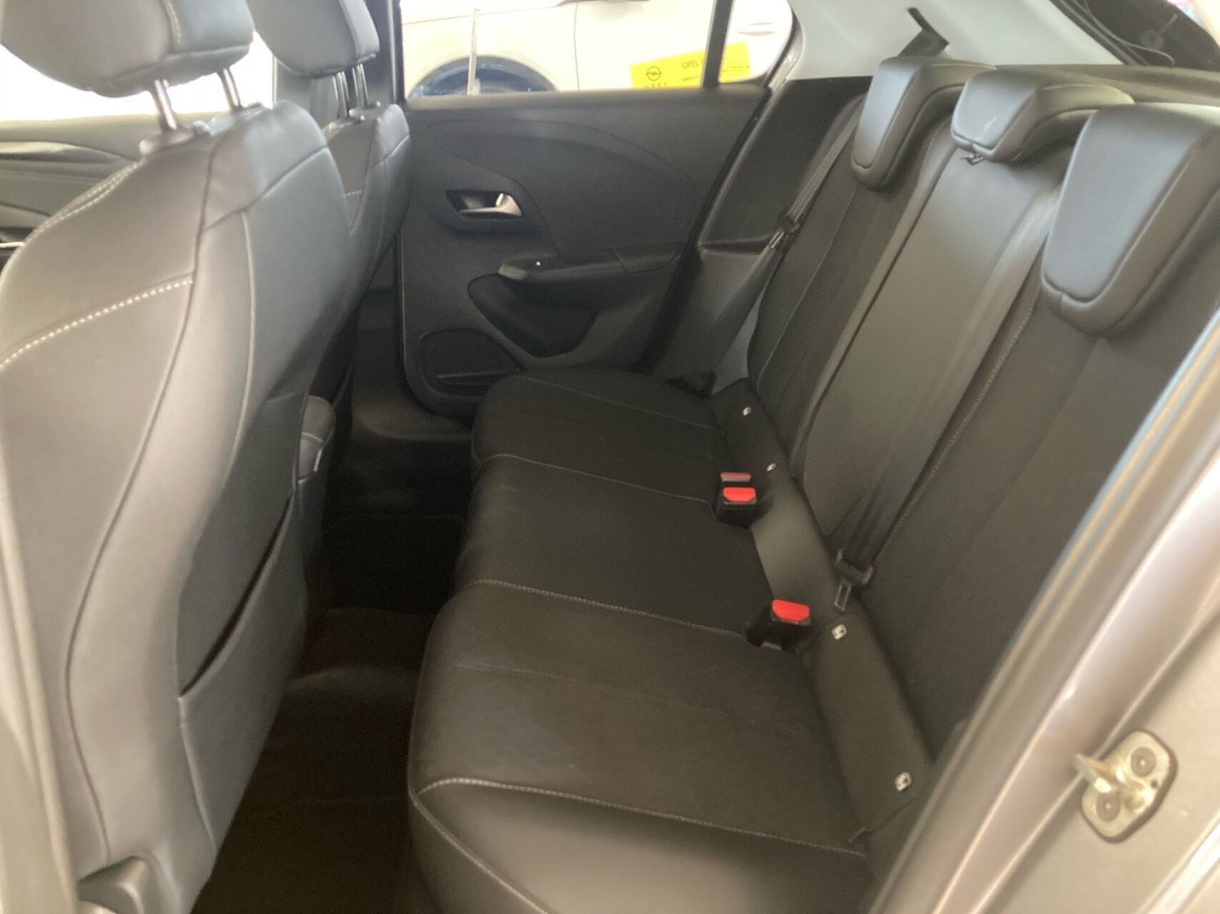 Sølv Opel Corsa fra 2021
