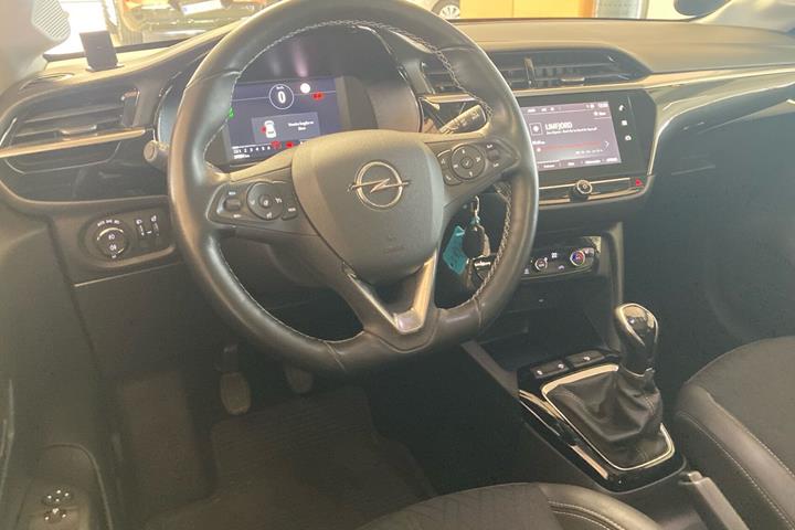 Sølv Opel Corsa fra 2021
