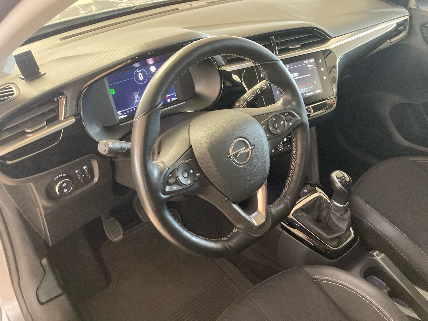 Sølv Opel Corsa fra 2021