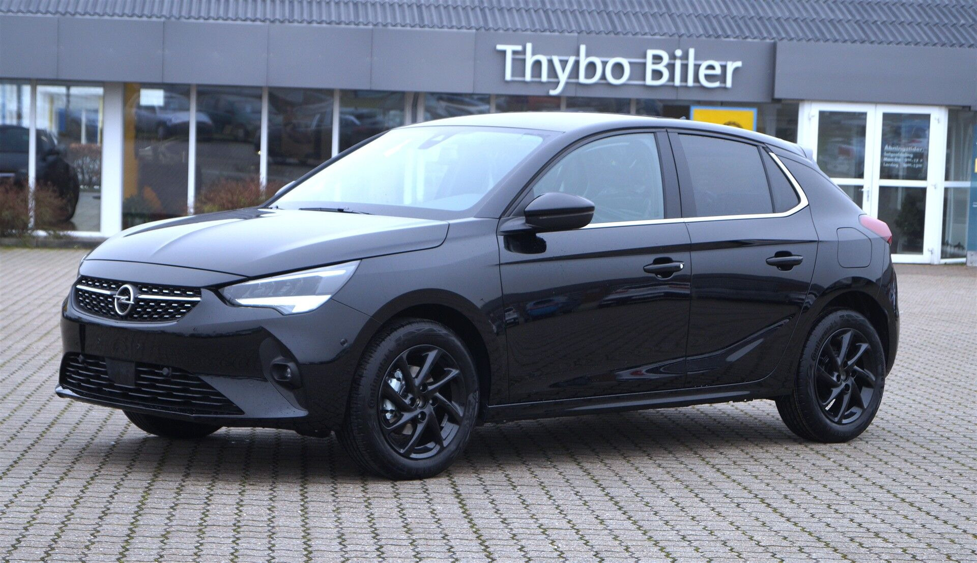 Sort Opel Corsa fra 2020
