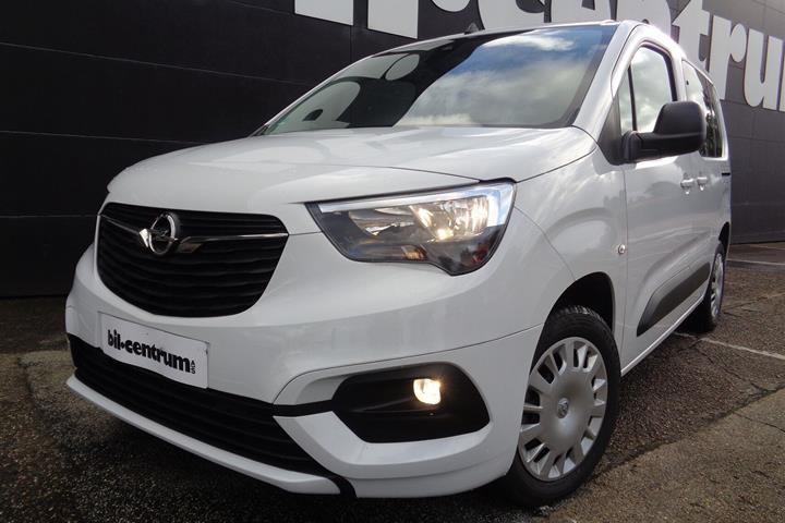 Hvid Opel Combo-e Life fra 2022