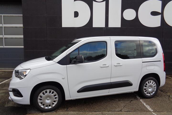 Hvid Opel Combo-e Life fra 2022