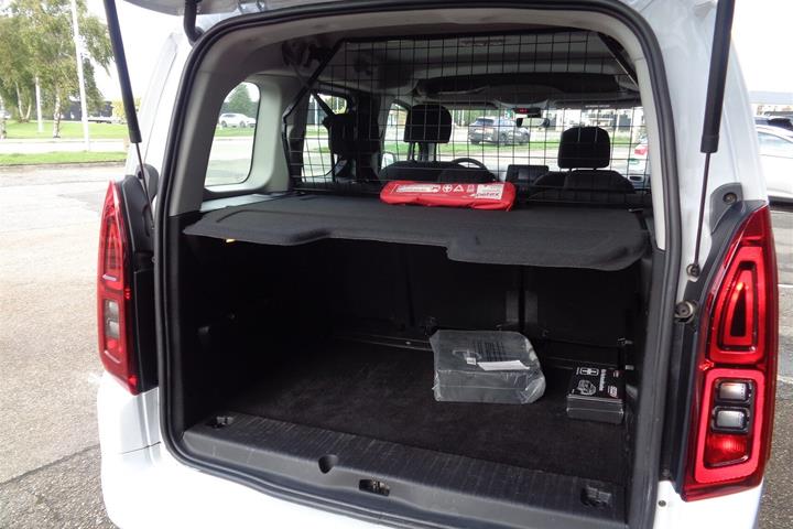 Hvid Opel Combo-e Life fra 2022