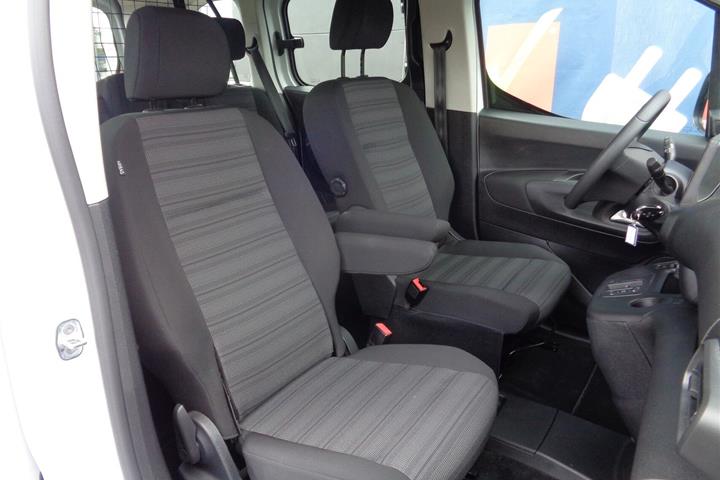 Hvid Opel Combo-e Life fra 2022