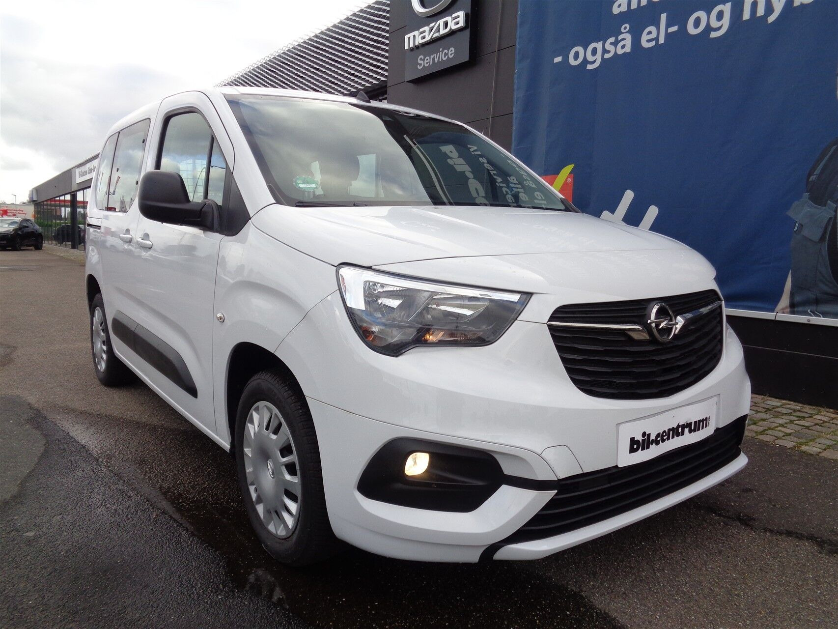 Hvid Opel Combo-e Life fra 2022
