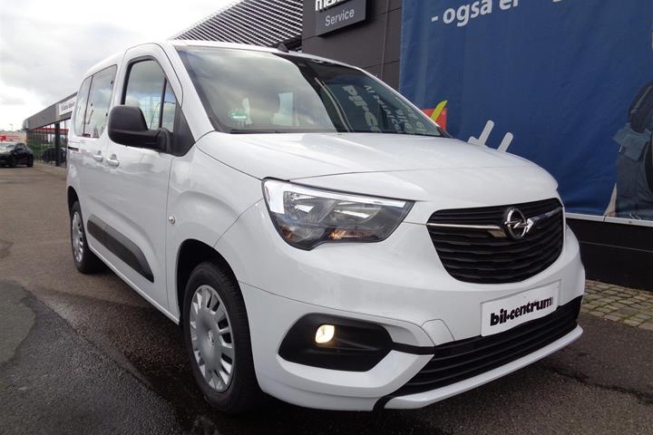 Hvid Opel Combo-e Life fra 2022