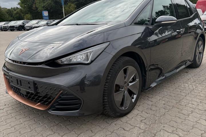 Grå Cupra Born fra 2023